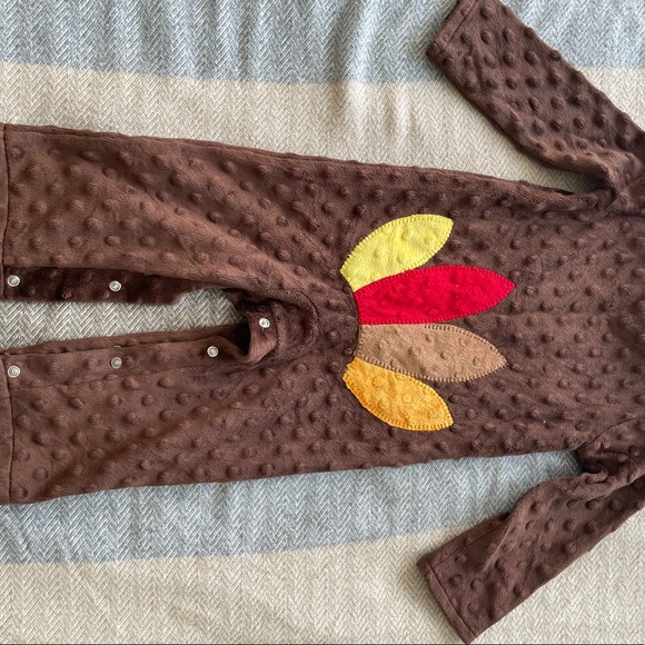 Size 9-12 months Thanksgiving onesie - Picture 2 of 4